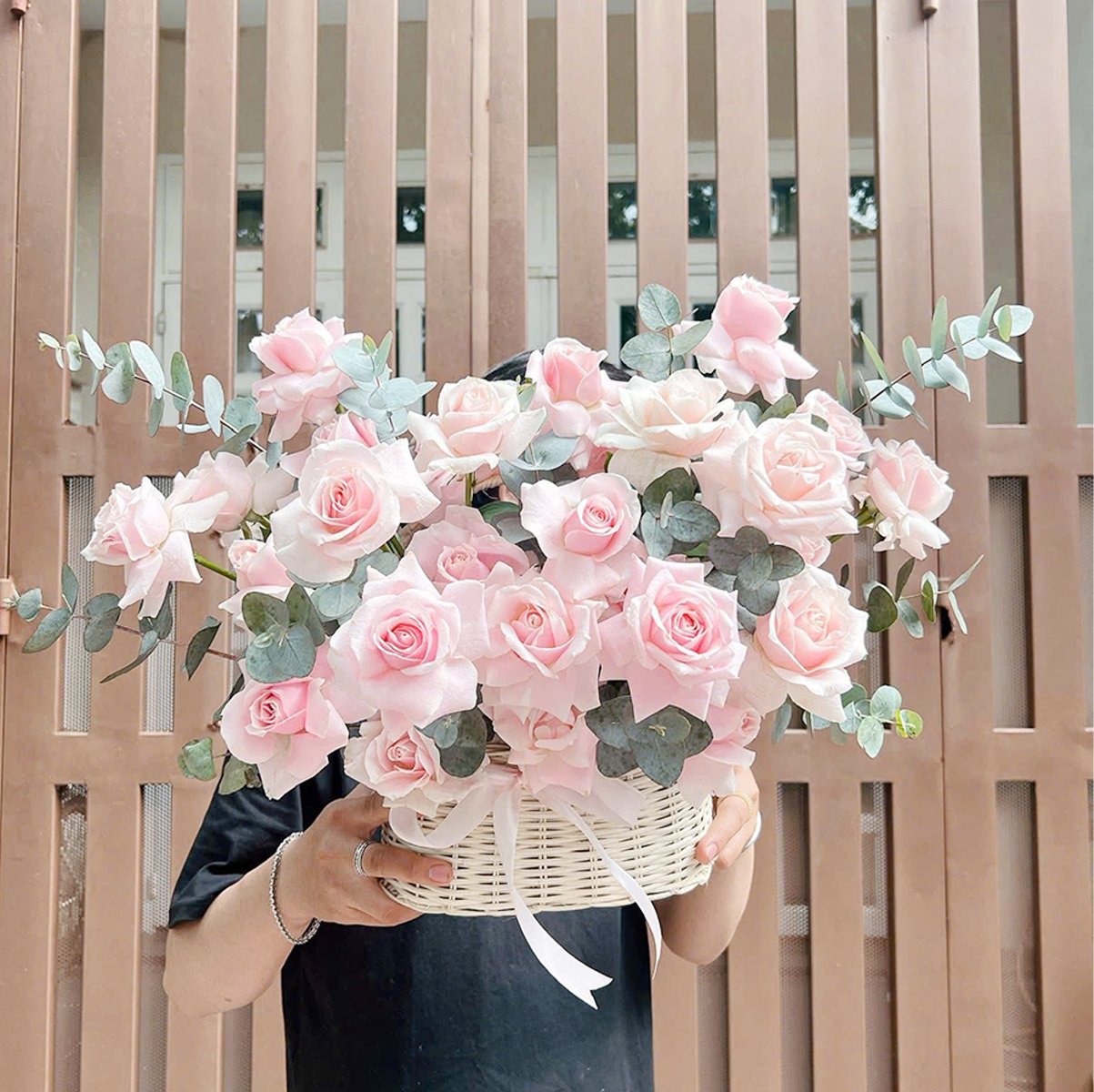 Giỏ M&acirc;y Đan Hoa Ohara Hồng Nhạt Tinh Tế Dịu D&agrave;ng