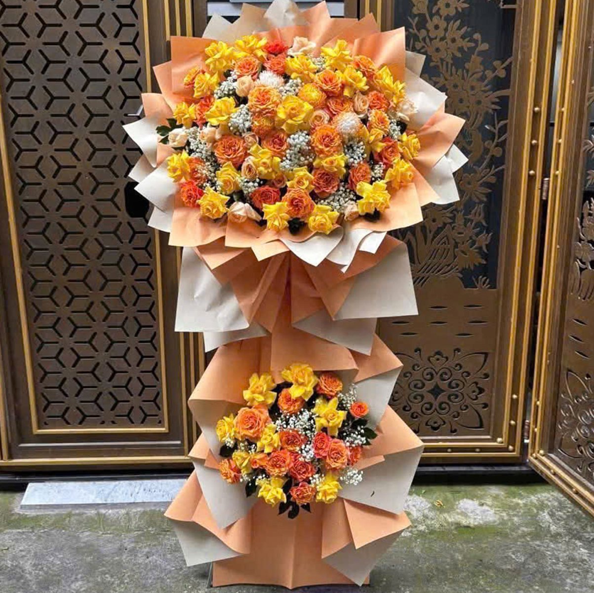 Kệ Hoa Mừng Khai Trương 2 Tầng Tone Cam Rực Rỡ