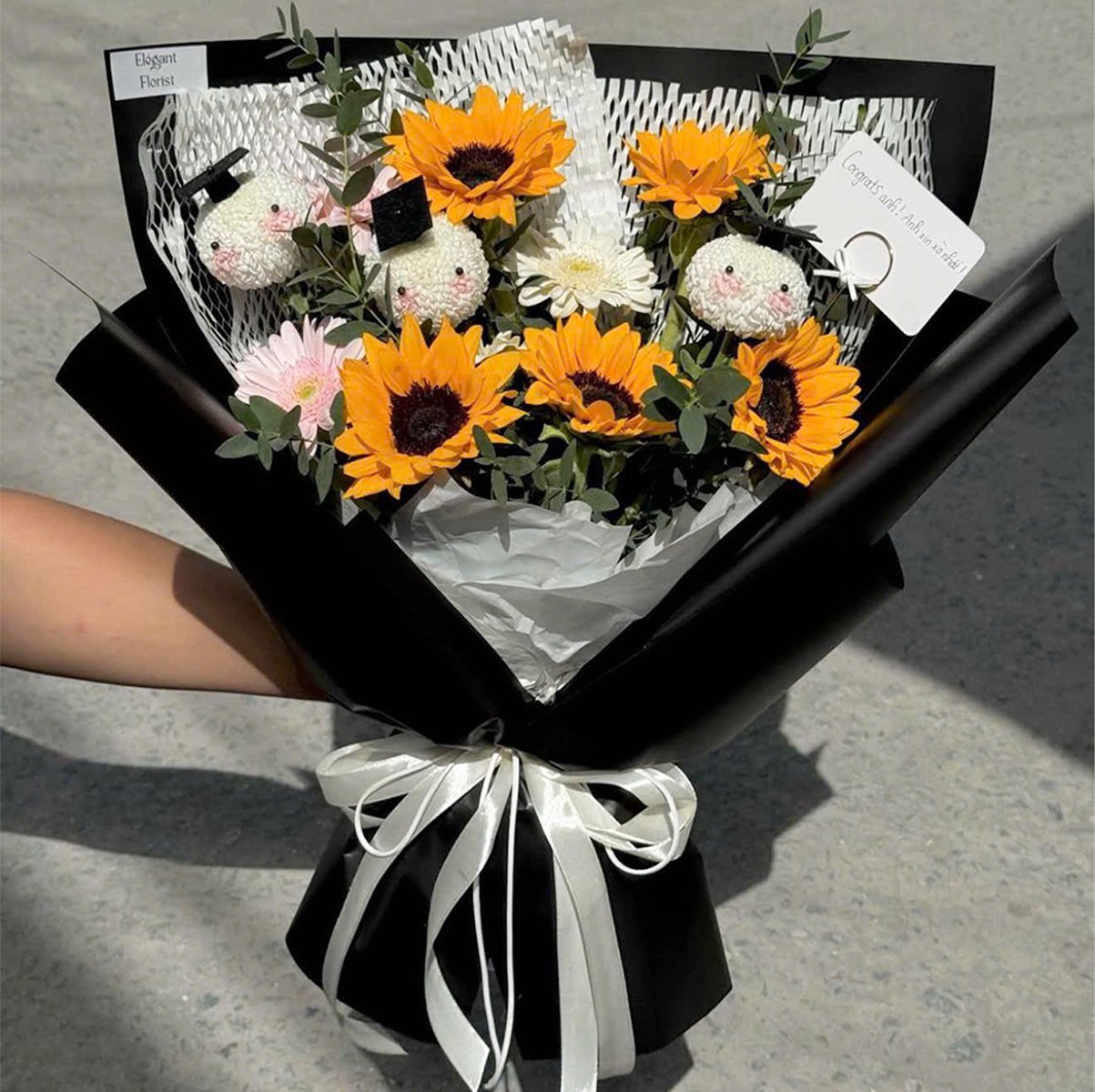 B&oacute; Hoa Hướng Dương Tốt Nghiệp Mix T&uacute; Cầu Xinh Xắn