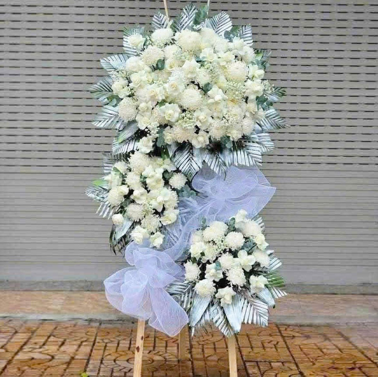 Kệ Hoa Chia Buồn C&uacute;c Mẫu Đơn An Y&ecirc;n