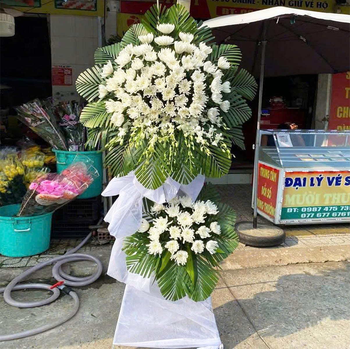Kệ Hoa Chia Buồn C&uacute;c Trắng An Nhi&ecirc;n