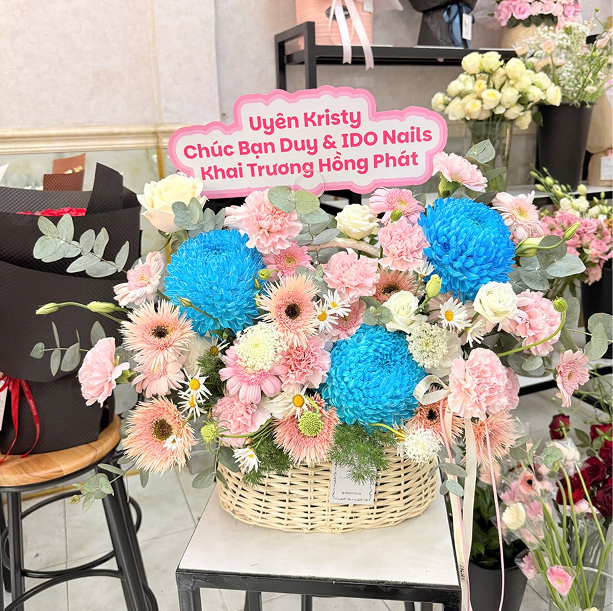 Giỏ Hoa C&uacute;c Mẫu Đơn Xanh Hy Vọng Mix Tone Hồng Đ&aacute;ng Y&ecirc;u