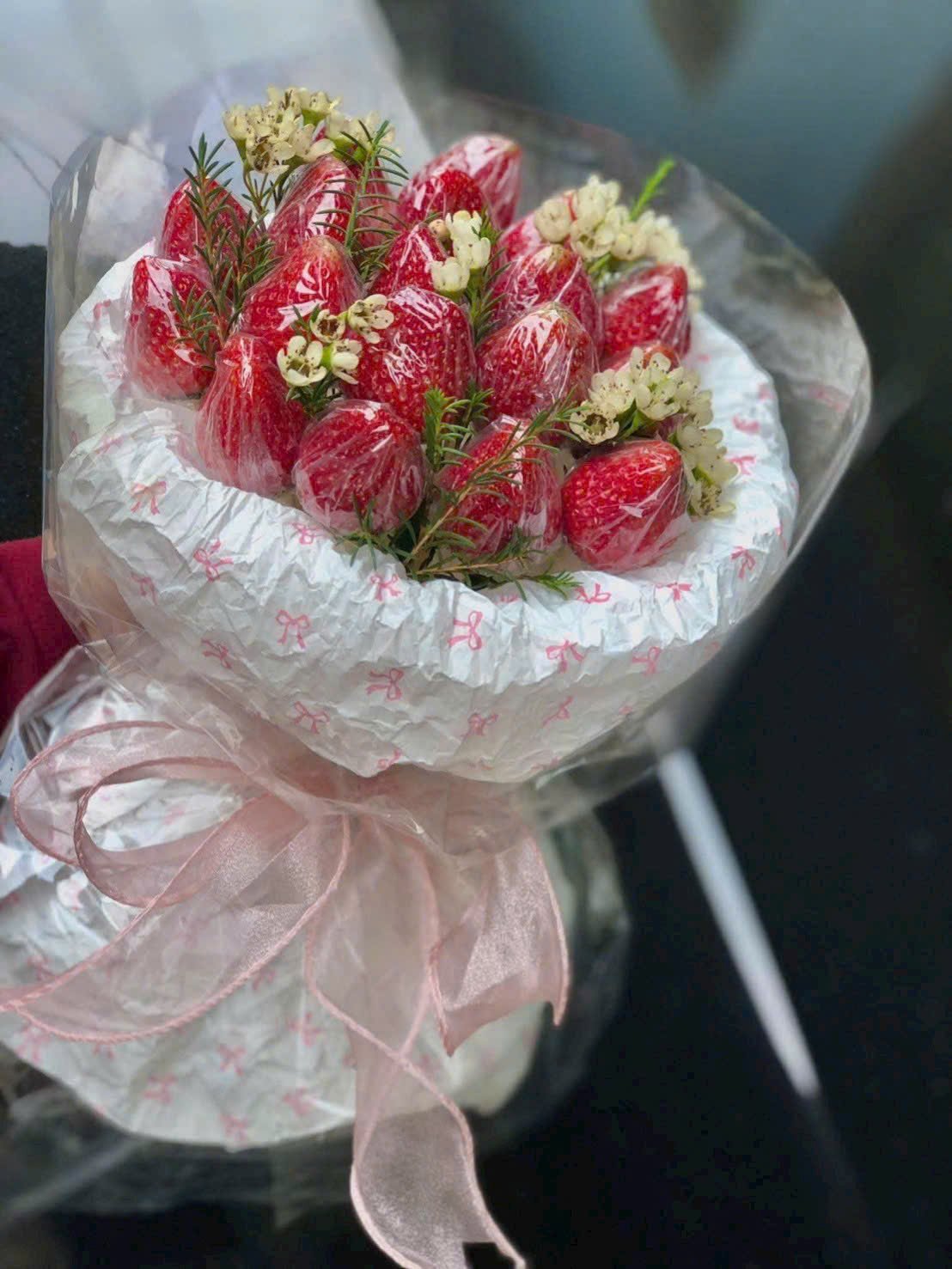 B&oacute; Hoa D&acirc;u T&acirc;y Mọng Nước Si&ecirc;u Ngọt Ng&agrave;o