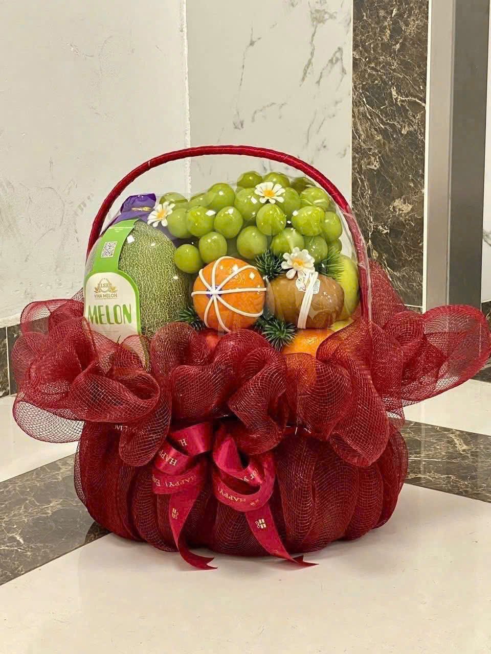 Giỏ Tr&aacute;i C&acirc;y Tone Đỏ Th&agrave;nh C&ocirc;ng Rực Rỡ