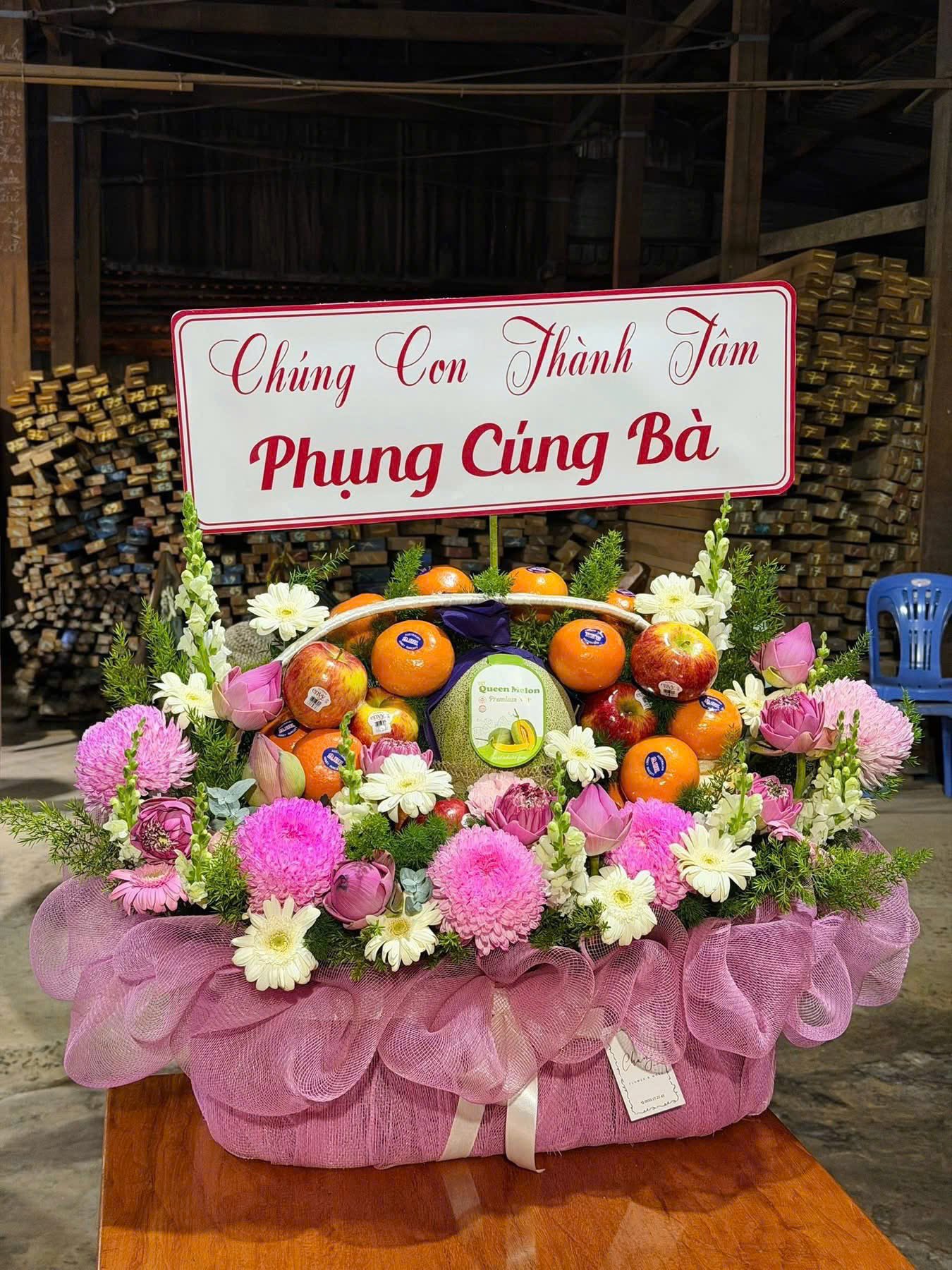 Giỏ Tr&aacute;i C&acirc;y Kết Hợp C&uacute;c Mẫu Đơn Hồng Ph&uacute;c Lộc An Khang