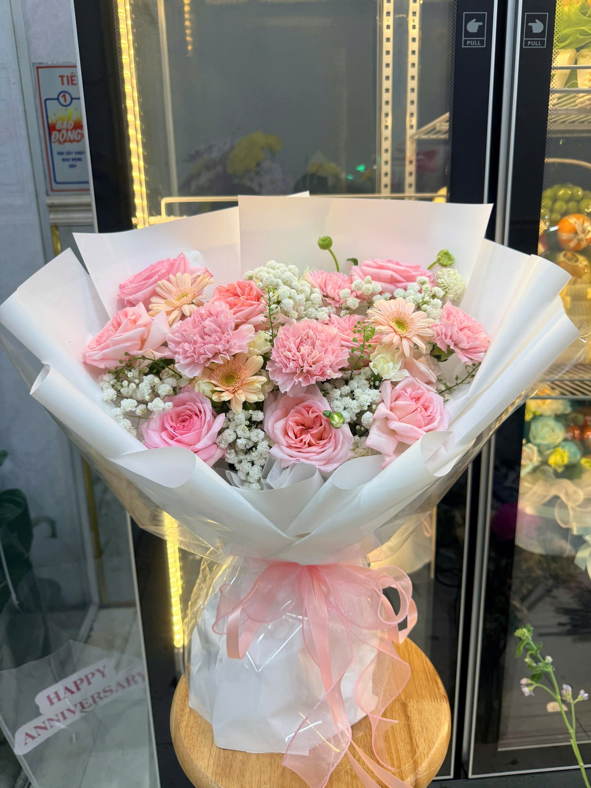B&oacute; Hoa Cẩm Chướng Hồng Phối Hoa Baby Dễ Thương