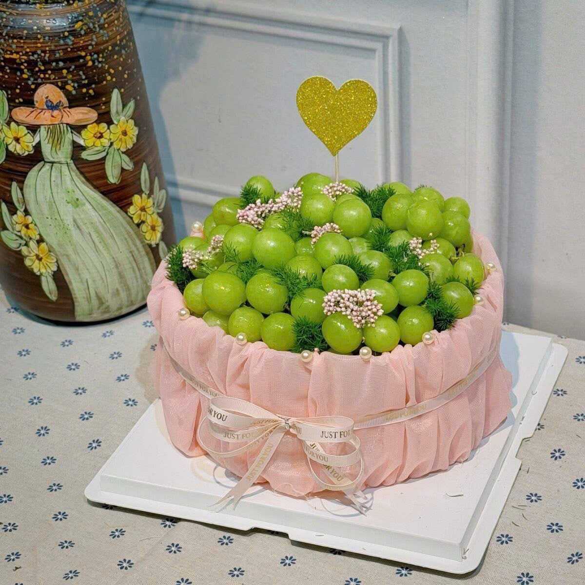 Giỏ Tr&aacute;i C&acirc;y Dạng B&aacute;nh Nho Xanh Tươi Vi&ecirc;n M&atilde;n