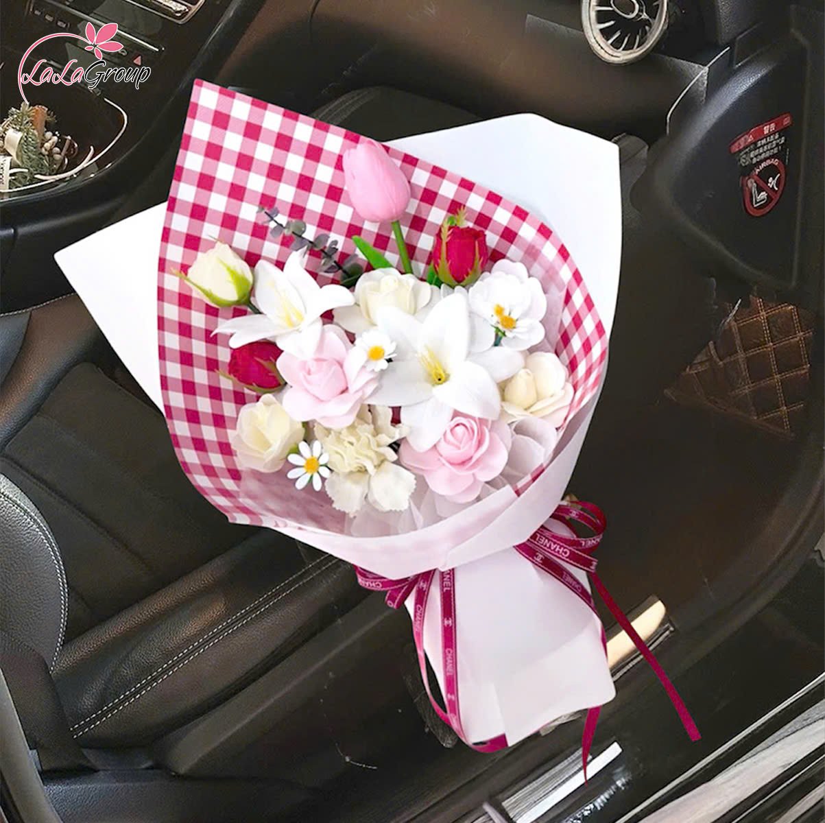 B&oacute; 12 B&ocirc;ng Hoa Hồng Tỷ Muội Mix Hoa Tulip Đ&aacute;ng Y&ecirc;u
