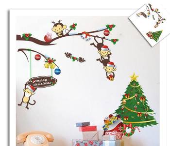 Decal dán tường Gia đình khỉ vui Noel
