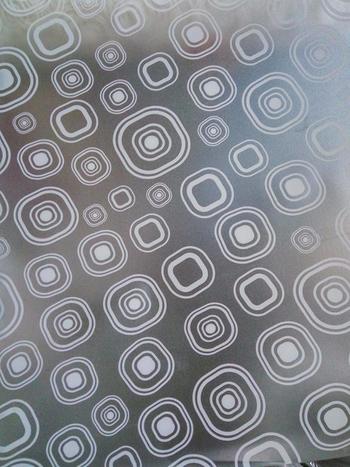 Decal cuộn kính mờ họa tiết ô vuông trắng
