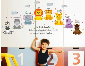 Decal dán tường vườn thú giúp bé học ngoại ngữ