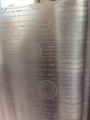 Aufkleberrolle Milchglas mit grauen Vorhängen, Größe 0,9m (083A)