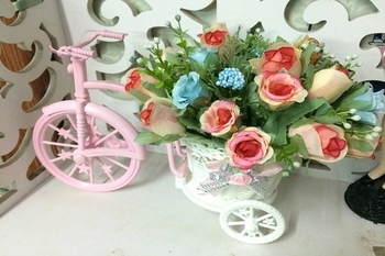 Giỏ hoa xe đạp hoa hồng 2