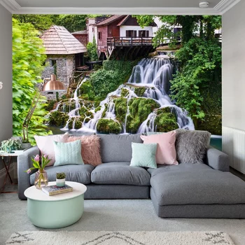 Wandmalereien neben dem Wasserfall