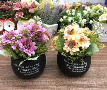 Blumentöpfe für Garten und Hof