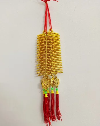 Combo aus 5 hängenden Seilen verziert mit goldenen Feuerwerkskörpern und Glücksmünzen (66)