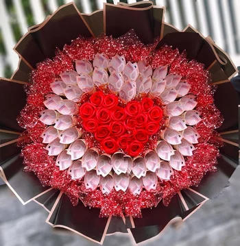Bó hoa tiền kèm sáp thơm hình trái tim 50 tờ