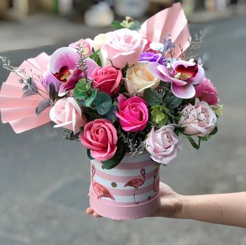 Hộp hoa sáp thơm nhỏ để bàn