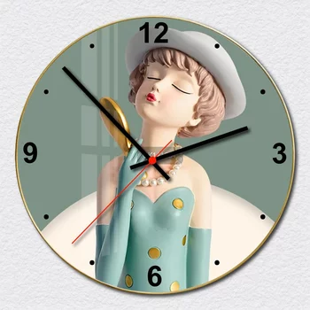 Vintage Uhr des grünen Hut-kleinen Mädchens