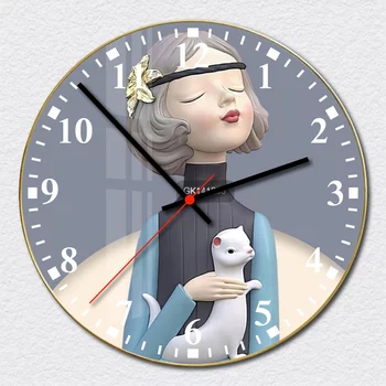 Weiße Vintage Uhr des kleinen Mädchens und des Wiesels