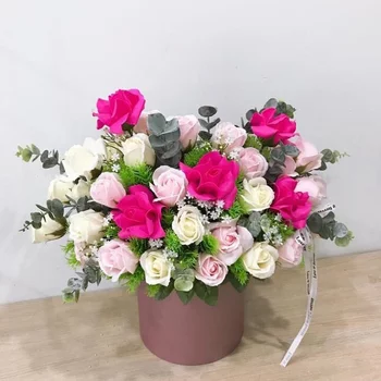 Hộp hoa sáp thơm sắc hồng - trắng