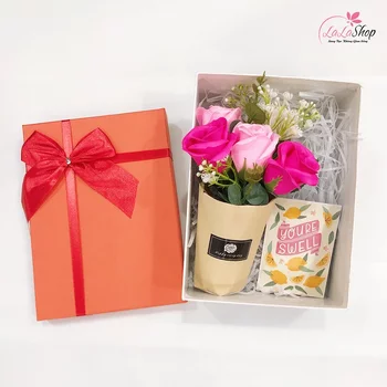 Bộ hộp quà tặng hoa tình yêu kèm thiệp chúc mừng