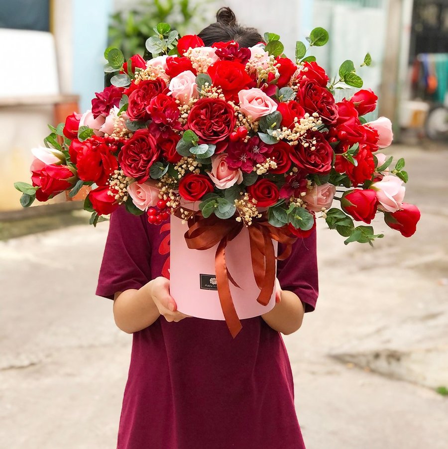 Hộp hoa hồng sáp thơm đỏ rạng ngời
