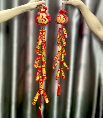 Dây pháo túi thơm nhung đỏ trang trí tết