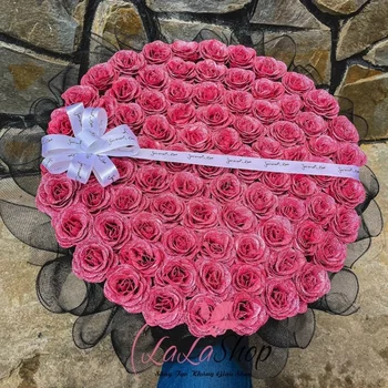 Bó hoa hồng nhũ kim tuyến tròn 65 bông - Trao yêu thương nồng ấm
