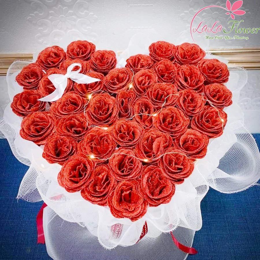 Bó hoa hồng trái tim nhũ kim tuyến (35 bông)