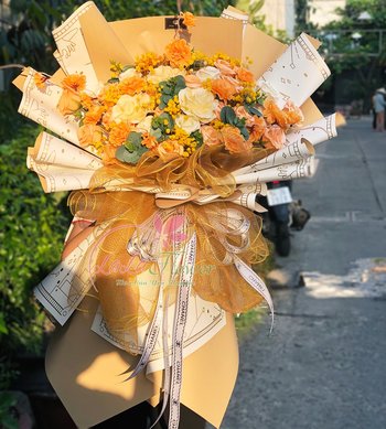 Bó hoa hồng sáp thơm sắc vàng cam