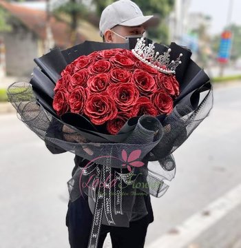 Bó 35 hoa hồng sáp thơm kim tuyến kèm thiệp và vương miện