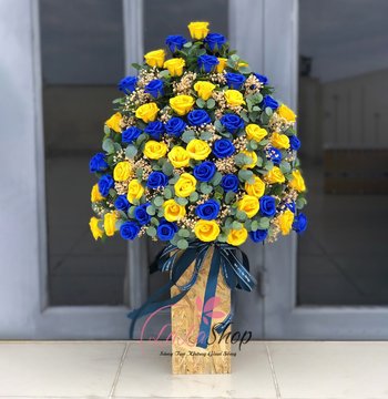 Giỏ hoa hồng sáp thơm để bàn cao 0.5m màu xanh vàng kèm hoa baby khô