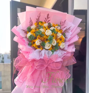 Bó hoa hướng dương kèm hoa hồng sáp