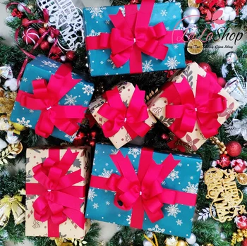 Set mit 6 Geschenkboxen mit roter Schleifen-Weihnachtsbaumdekoration