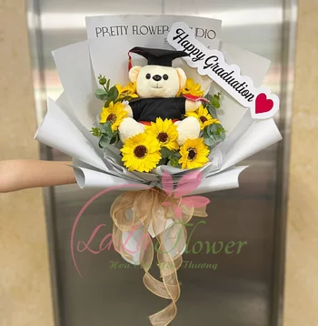 Bó hoa hướng dương kèm gấu tốt nghiệp