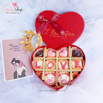 Hộp Socola 10 viên quà tặng Valentine ấm áp chữ love mẫu 2
