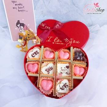 Hộp socola gồm 10 món quà Valentine ấm áp với dòng chữ forever love you
