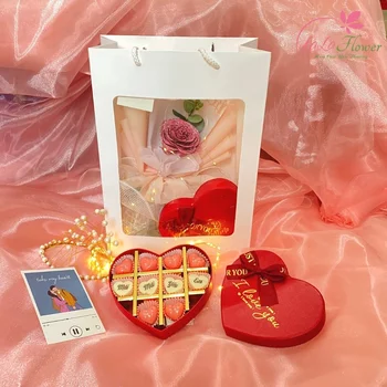 Set Quà Tặng Valentine Hoa Sáp Kim Tuyến Và Socola Trái Tim